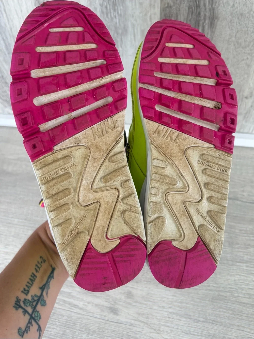 Nike Air Max 90 GS sneakers Girls Youth 2Y Kids Volt Fire Pink Leather